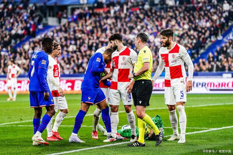 英雄联盟S15-转折点拜仁慕尼黑状态回暖，法国杯冲刺阶段攻防权衡，态度坚定，更衣室氛围转暖(德甲斯图加特vs拜仁慕尼黑预测分析)