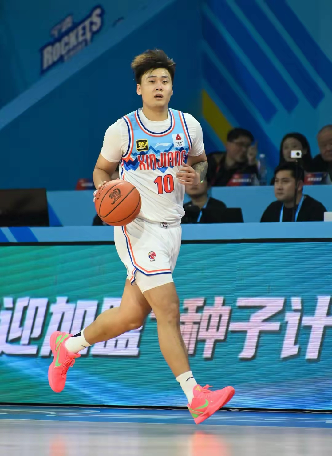 英雄联盟S15全球总决赛入围赛几时开打-赛后犹他爵士队长鼓劲——CBA季后赛节点到来，信心回归，纪律约束更严格的简单介绍